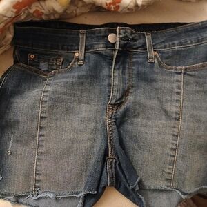 LEVI’S denim Short Shorts Sz 6 Waist 28 Distress Cut Off Signature Modern Shorts